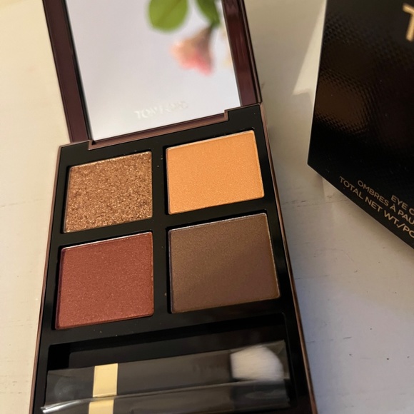 Tom Ford Eye Color Quad Eyeshadow Palette - 26 Leopard Sun 0.31oz - Picture 2 of 4
